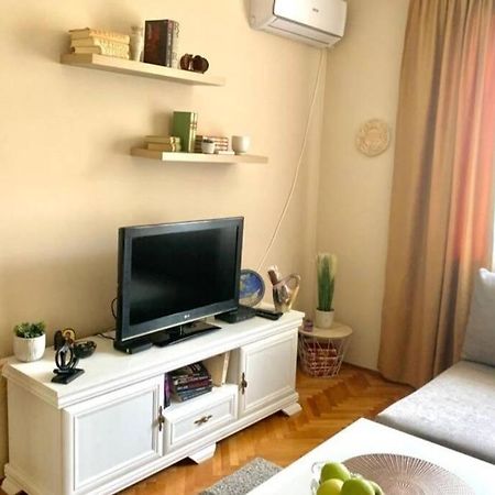 Cute, Spacious Apt In The Heart Of The Old Town ポドゴリツァ エクステリア 写真